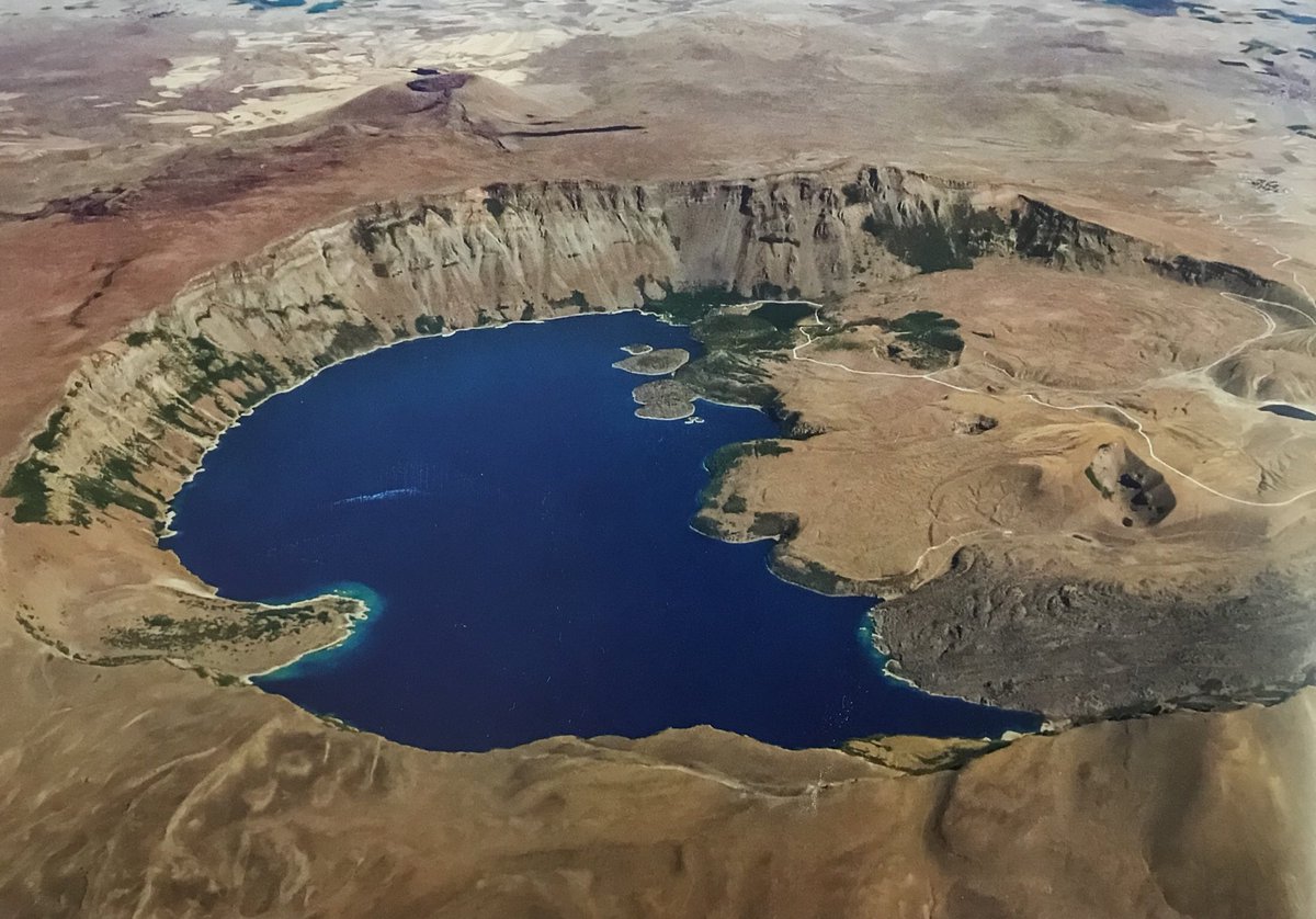 crater_lake_-_bitlis.jpg